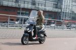 Amsterdam 29 mei 2018
Tygo Gernandt met sigaret op zijn scooter.