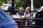 Amsterdam 20 mei 2018
Victor Reinier met zijn vriendin op terras.