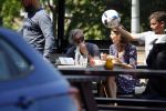 Amsterdam 20 mei 2018
Victor Reinier met zijn vriendin op terras.