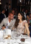 Utrecht 2 juni 2018
Gala van Wesley Sneijder in Hoptel v d Valk. Wesley kreeg een belangrijke onderscheiding van de gemeente Utrecht buit bhanden van Burgemeester Jan v Zanen. Yolanthe Sneijder Cabau v Kasbergen feliciteerde hem.