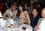 Utrecht 2 juni 2018
Gala van Wesley Sneijder in Hoptel v d Valk. Wesley kreeg een belangrijke onderscheiding van de gemeente Utrecht buit bhanden van Burgemeester Jan v Zanen. Yolanthe Sneijder Cabau v Kasbergen feliciteerde hem.