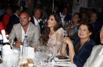 Utrecht 2 juni 2018
Gala van Wesley Sneijder in Hoptel v d Valk. Wesley kreeg een belangrijke onderscheiding van de gemeente Utrecht buit bhanden van Burgemeester Jan v Zanen. Yolanthe Sneijder Cabau v Kasbergen feliciteerde hem.