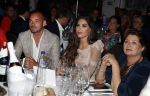 Utrecht 2 juni 2018
Gala van Wesley Sneijder in Hoptel v d Valk. Wesley kreeg een belangrijke onderscheiding van de gemeente Utrecht buit bhanden van Burgemeester Jan v Zanen. Yolanthe Sneijder Cabau v Kasbergen feliciteerde hem.