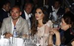 Utrecht 2 juni 2018
Gala van Wesley Sneijder in Hoptel v d Valk. Wesley kreeg een belangrijke onderscheiding van de gemeente Utrecht buit bhanden van Burgemeester Jan v Zanen. Yolanthe Sneijder Cabau v Kasbergen feliciteerde hem.
