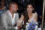 Utrecht 2 juni 2018
Gala van Wesley Sneijder in Hoptel v d Valk. Wesley kreeg een belangrijke onderscheiding van de gemeente Utrecht buit bhanden van Burgemeester Jan v Zanen. Yolanthe Sneijder Cabau v Kasbergen feliciteerde hem.