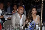Utrecht 2 juni 2018
Gala van Wesley Sneijder in Hoptel v d Valk. Wesley kreeg een belangrijke onderscheiding van de gemeente Utrecht buit bhanden van Burgemeester Jan v Zanen. Yolanthe Sneijder Cabau v Kasbergen feliciteerde hem.