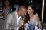 Utrecht 2 juni 2018
Gala van Wesley Sneijder in Hoptel v d Valk. Wesley kreeg een belangrijke onderscheiding van de gemeente Utrecht buit bhanden van Burgemeester Jan v Zanen. Yolanthe Sneijder Cabau v Kasbergen feliciteerde hem.
