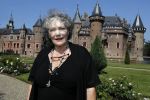 Haarzuilens 6 juni 2018
Opening expositie in kasteel de haar met oa Rene Mioch Annewil Blankers Renee Soutendijk en Willeke v Ammelrooij.