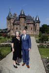 Haarzuilens 6 juni 2018
Opening expositie in kasteel de haar met oa Rene Mioch Annewil Blankers Renee Soutendijk en Willeke v Ammelrooij.