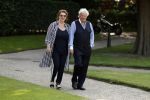 Haarzuilens 6 juni 2018
Opening expositie in kasteel de haar met oa Rene Mioch Annewil Blankers Renee Soutendijk en Willeke v Ammelrooij. Willibrord Frequin met vriendin