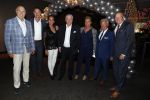 Utrecht 2 juni 2018
Gala van Wesley Sneijder in Hoptel v d Valk. Wesley kreeg een belangrijke onderscheiding van de gemeente Utrecht buit bhanden van Burgemeester Jan v Zanen. Yolanthe Sneijder Cabau v Kasbergen feliciteerde hem. Willy v d Kerkhof Ernie Brandts Leo v Veen Flp Kerkhoven ea