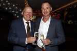 Utrecht 2 juni 2018
Gala van Wesley Sneijder in Hoptel v d Valk. Wesley kreeg een belangrijke onderscheiding van de gemeente Utrecht buit bhanden van Burgemeester Jan v Zanen. Yolanthe Sneijder Cabau v Kasbergen feliciteerde hem. Willy v d Kerkhof Ernie Brandts Leo v Veen Flp Kerkhoven ea