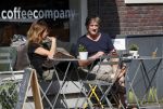 Amsterdam 23 mei 2018
Wim Kieft met vriendin op terras bij de coffeecompany.