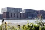 Amsterdam 9 mei 2018 
Xelly Cabau v Kasbergen heeft  appartement 
in dit gebouw aan het IJ in Amsterdam.