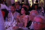 Utrecht 2 juni 2018
Gala van Wesley Sneijder in Hoptel v d Valk. Wesley kreeg een belangrijke onderscheiding van de gemeente Utrecht buit bhanden van Burgemeester Jan v Zanen. Yolanthe Sneijder Cabau v Kasbergen feliciteerde hem.
