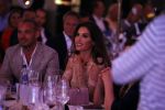 Utrecht 2 juni 2018
Gala van Wesley Sneijder in Hoptel v d Valk. Wesley kreeg een belangrijke onderscheiding van de gemeente Utrecht buit bhanden van Burgemeester Jan v Zanen. Yolanthe Sneijder Cabau v Kasbergen feliciteerde hem.