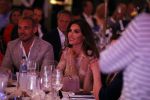 Utrecht 2 juni 2018
Gala van Wesley Sneijder in Hoptel v d Valk. Wesley kreeg een belangrijke onderscheiding van de gemeente Utrecht buit bhanden van Burgemeester Jan v Zanen. Yolanthe Sneijder Cabau v Kasbergen feliciteerde hem.
