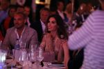 Utrecht 2 juni 2018
Gala van Wesley Sneijder in Hoptel v d Valk. Wesley kreeg een belangrijke onderscheiding van de gemeente Utrecht buit bhanden van Burgemeester Jan v Zanen. Yolanthe Sneijder Cabau v Kasbergen feliciteerde hem.