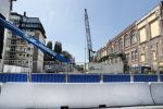 Amsterdam 1 juni 2019
Op de locatie wordt het nieuwe complex gebouwd waar Albert Verlinde een appartement heeft gekocht. Op dit moment vinden de sloopwerkzaamheden plaats