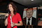 Amsterdam 29 mei 2019
10 jaar magazine Helden geporesnteerd bij Gassan Diamonds.
Frits en Barbara Barend praten met inge de Bruijn Ronald Koeman en Giovanni Bronkhorst. Barbara was er met partner en hun kinderen