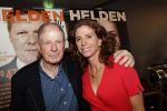 Amsterdam 29 mei 2019
10 jaar magazine Helden geporesnteerd bij Gassan Diamonds.
Frits en Barbara Barend praten met inge de Bruijn Ronald Koeman en Giovanni Bronkhorst. Barbara was er met partner en hun kinderen