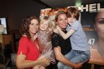 Amsterdam 29 mei 2019
10 jaar magazine Helden geporesnteerd bij Gassan Diamonds.
Frits en Barbara Barend praten met inge de Bruijn Ronald Koeman en Giovanni Bronkhorst. Barbara was er met partner en hun kinderen