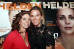 Amsterdam 29 mei 2019
10 jaar magazine Helden geporesnteerd bij Gassan Diamonds.
Frits en Barbara Barend praten met inge de Bruijn Ronald Koeman en Giovanni Bronkhorst. Barbara was er met partner en hun kinderen