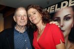 Amsterdam 29 mei 2019
10 jaar magazine Helden geporesnteerd bij Gassan Diamonds.
Frits en Barbara Barend praten met inge de Bruijn Ronald Koeman en Giovanni Bronkhorst. Barbara was er met partner en hun kinderen