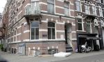 Amsterdam 28 mei 2019
Bij Bridget Maasland voor haar huis liggen een matras en hout voor de deur.