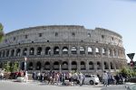 Rome mei 2019
Prinses Christina woont tegenwoordig in een appartement/penthouse in Rome.
Er zitten verschillende leuke winkeltjes in de buurt. Ook het collosseum ligt bij haar om de hoek.