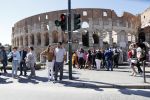 Rome mei 2019
Prinses Christina woont tegenwoordig in een appartement/penthouse in Rome.
Er zitten verschillende leuke winkeltjes in de buurt. Ook het collosseum ligt bij haar om de hoek.