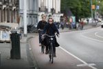 Amsterdam 25 mei 2019
Connie Palmen op de fiets in Amsterdam.