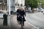 Amsterdam 25 mei 2019
Connie Palmen op de fiets in Amsterdam.