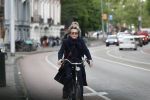 Amsterdam 25 mei 2019
Connie Palmen op de fiets in Amsterdam.