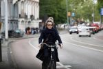 Amsterdam 25 mei 2019
Connie Palmen op de fiets in Amsterdam.