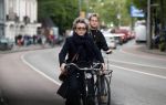 Amsterdam 25 mei 2019
Connie Palmen op de fiets in Amsterdam.