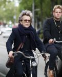 Amsterdam 25 mei 2019
Connie Palmen op de fiets in Amsterdam.