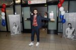Schiphol  19 mei 2019
Vele fans wachten Duncan Laurence op nadat hij op schiphol is geland . De avond ervoor heeft hij het songfestival gewonnen in israel