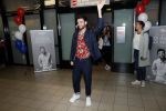 Schiphol  19 mei 2019
Vele fans wachten Duncan Laurence op nadat hij op schiphol is geland . De avond ervoor heeft hij het songfestival gewonnen in israel