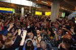 Schiphol  19 mei 2019
Vele fans wachten Duncan Laurence op nadat hij op schiphol is geland . De avond ervoor heeft hij het songfestival gewonnen in israel