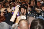 Schiphol  19 mei 2019
Vele fans wachten Duncan Laurence op nadat hij op schiphol is geland . De avond ervoor heeft hij het songfestival gewonnen in israel