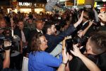 Schiphol  19 mei 2019
Vele fans wachten Duncan Laurence op nadat hij op schiphol is geland . De avond ervoor heeft hij het songfestival gewonnen in israel