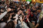 Schiphol  19 mei 2019
Vele fans wachten Duncan Laurence op nadat hij op schiphol is geland . De avond ervoor heeft hij het songfestival gewonnen in israel