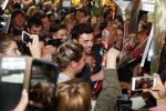 Schiphol  19 mei 2019
Vele fans wachten Duncan Laurence op nadat hij op schiphol is geland . De avond ervoor heeft hij het songfestival gewonnen in israel