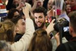 Schiphol  19 mei 2019
Vele fans wachten Duncan Laurence op nadat hij op schiphol is geland . De avond ervoor heeft hij het songfestival gewonnen in israel