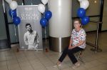 Schiphol  19 mei 2019
Vele fans wachten Duncan Laurence op nadat hij op schiphol is geland . De avond ervoor heeft hij het songfestival gewonnen in israel. Duncan met zijn oma