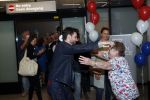 Schiphol  19 mei 2019
Vele fans wachten Duncan Laurence op nadat hij op schiphol is geland . De avond ervoor heeft hij het songfestival gewonnen in israel. Duncan met zijn oma