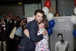 Schiphol  19 mei 2019
Vele fans wachten Duncan Laurence op nadat hij op schiphol is geland . De avond ervoor heeft hij het songfestival gewonnen in israel. Duncan met zijn oma