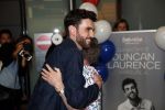 Schiphol  19 mei 2019
Vele fans wachten Duncan Laurence op nadat hij op schiphol is geland . De avond ervoor heeft hij het songfestival gewonnen in israel. Duncan met zijn oma