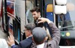 Amsterdam 19 mei 2019
Duncan laurence en zijn vriend Gerco Derksen  komen met bus aan bij westergasfabriek voor programma Jeroen Pauw.